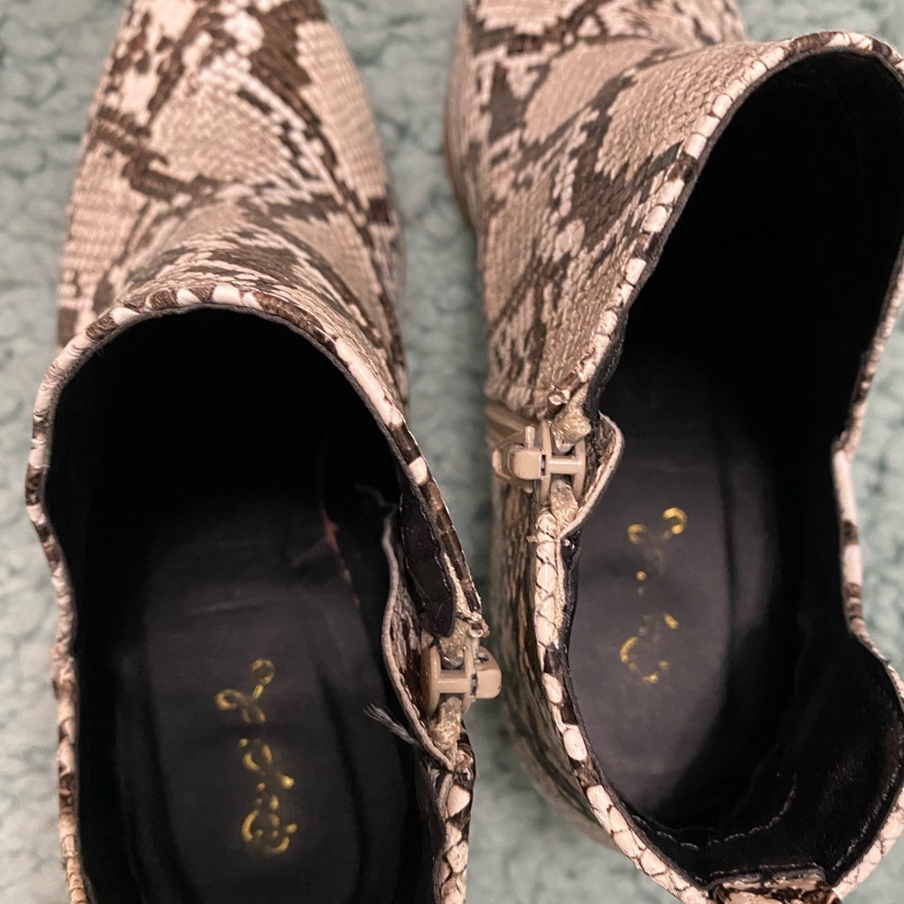 Qupid Snake Print Ankle Boots Size 7 - image 7